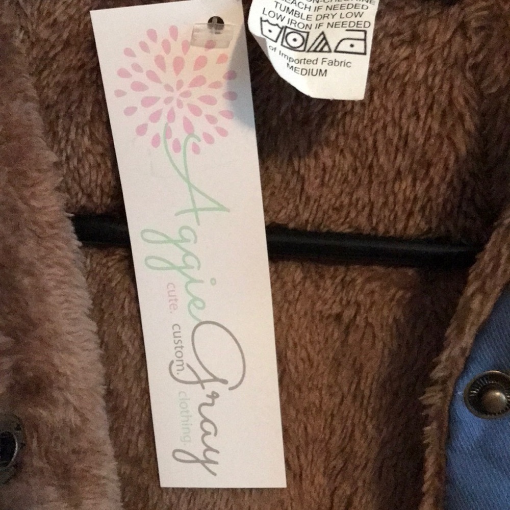 Vest - Picture 3 of 4
